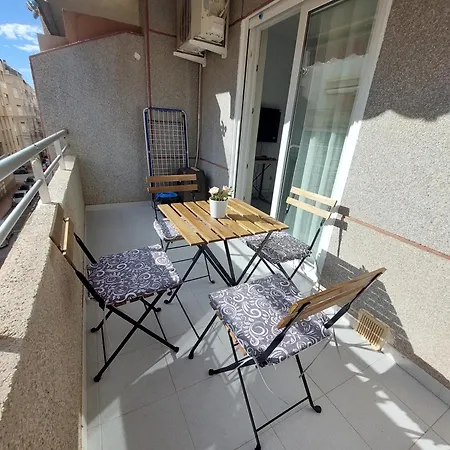 Apartman 2-bedroom - Close To Beaches And Center *