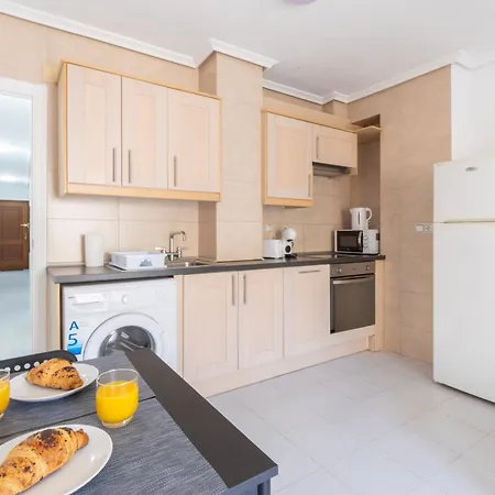 2-bedroom - Close To Beaches And Center *