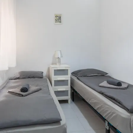 Apartman 2-bedroom - Close To Beaches And Center *