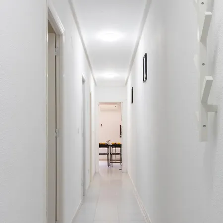 2-bedroom - Close To Beaches And Center تورّيفيِخا